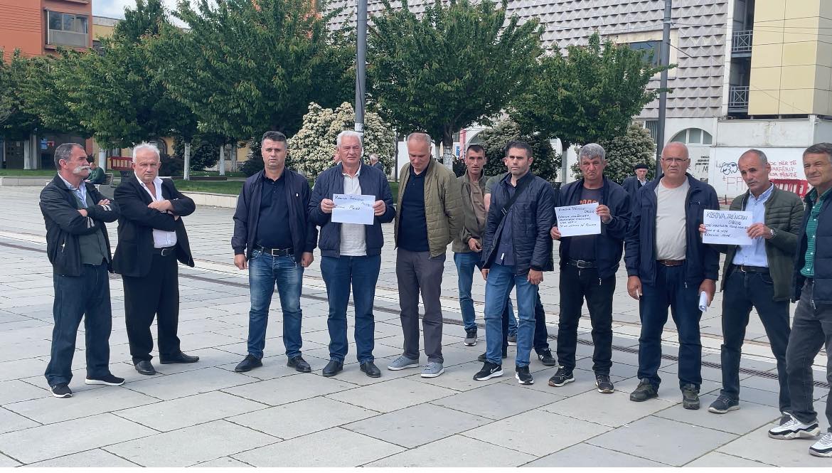 Ish-punëtorët e KEK-ut protestojnë për 1 maj, kërkojnë kthimin në punë