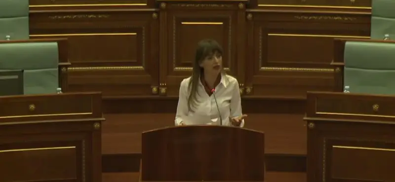 Seanca për Raportin e DASh-it, Haxhiu “turbullon ujëra” duke ftuar opozitën për zgjedhje