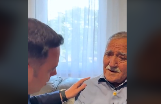 “Kur ka hy Rugova, jam dridh njëjtë si sot”, rugovasi emocionohet gjatë takimit me Abdixhikun