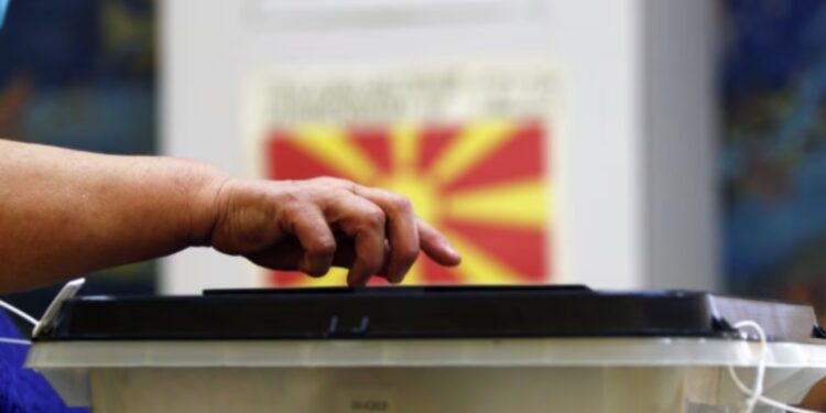 Rezultatet e para në Maqedoni të Veriut, kush po prinë kah shqiptarët?