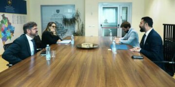 Ministri Krasniqi takon shefen e zyrës së KiE në Kosovë: Aspiratat tona të përballen me përgjigje pozitive