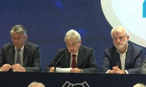 Ali Ahmeti publikon “Marrëveshjen” sekrete me koalicionin VLEN, ja çka përmban ajo