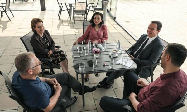 Koalicion dhe bashkëqeverisje me PDK’në në të ardhmen? Çfarë deklaroi Donika Gërvalla