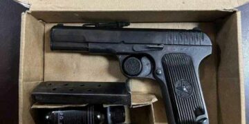 Kanosi dy persona, arrestohet 20-vjeçari i gjenden armë dhe municion