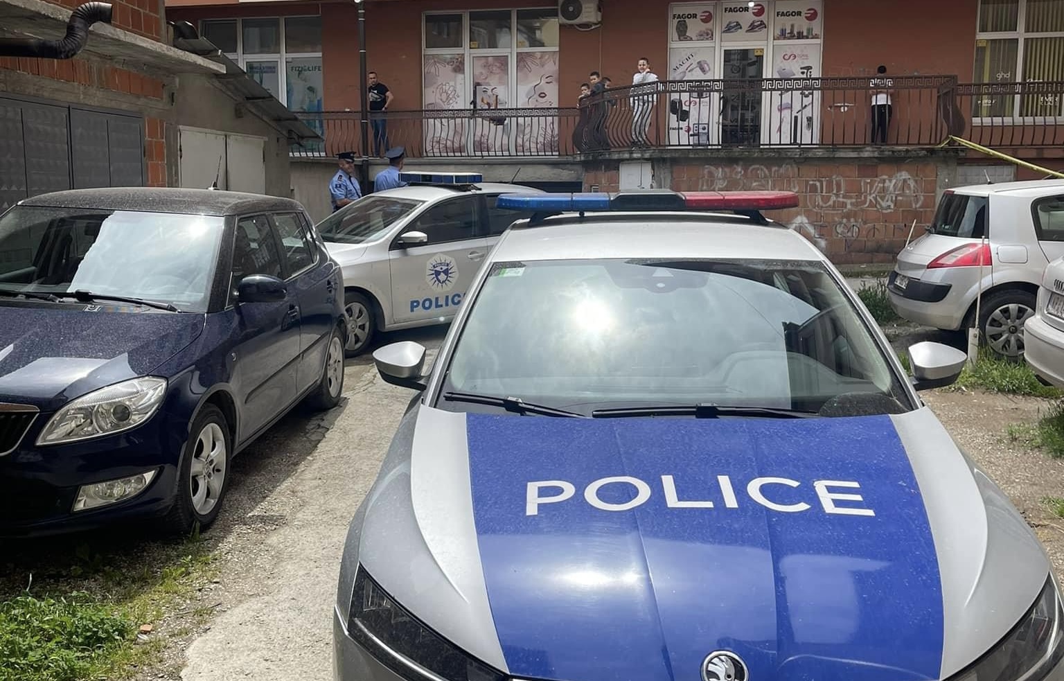 Policia aksion në një garazhë në Veri
