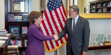 Gërvalla në Washington takohet me senatorin demokrat, diskutohet për anëtarësimin e Kosovës në NATO