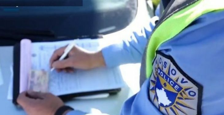 Kishte 21 pikë negative për shkak të kundërvajtjeve të përsëritura, 20-vjeçarit i anulohet leja e vozitjes