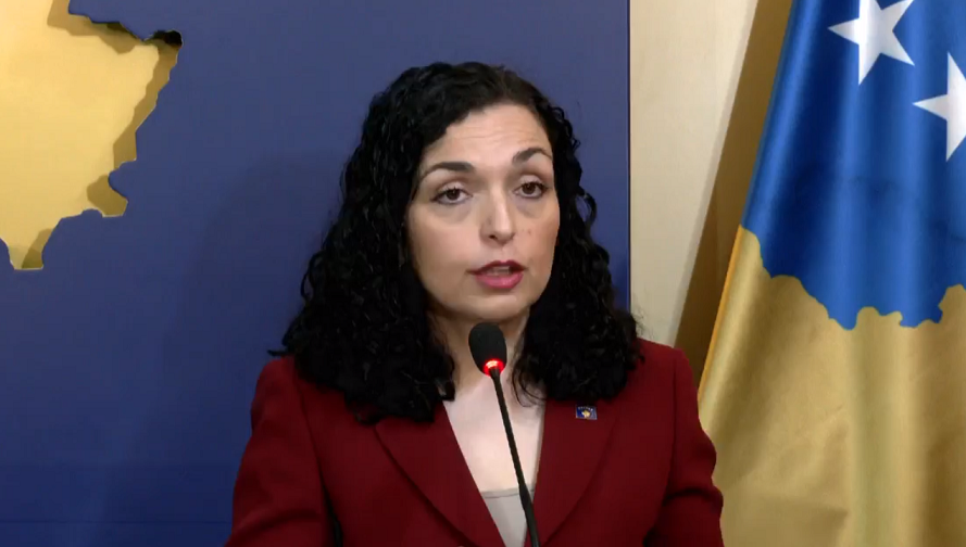 Vjosa Osmani kujton përvjetorin e Masakrës në lagjen Tusuz të Prizrenit