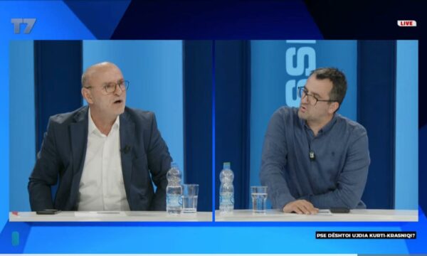 “Laper, pis”, “Ik atje, mshele” – tension i lartë në studio mes Shkëlzen Gashit dhe Bilall Sherifit