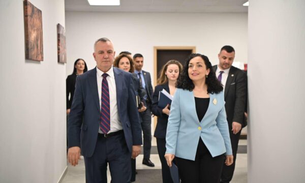 Ahmeti për reagimin e Presidentes: Nuk e besoj që vetëm për një rast të fundit – moskoordinim i vazhdueshëm
