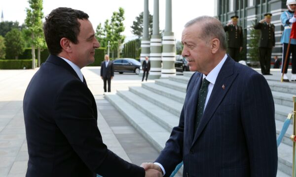 Kurti në kompleksin presidencial turk në Ankara, dalin pamjet nga pritja që i bëri Erdogan