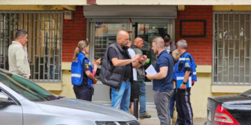 Aksioni në objektin e bankës serbe: Policia sekuestron 152 mijë dinar, mbi 4500 euro dhe franga zvicerane
