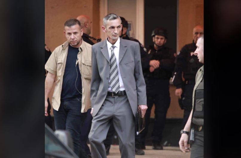 Kryetari i Zveçanit po e ushtron detyrën nga objekti i Komunës, thotë se kanë mungesë stafi