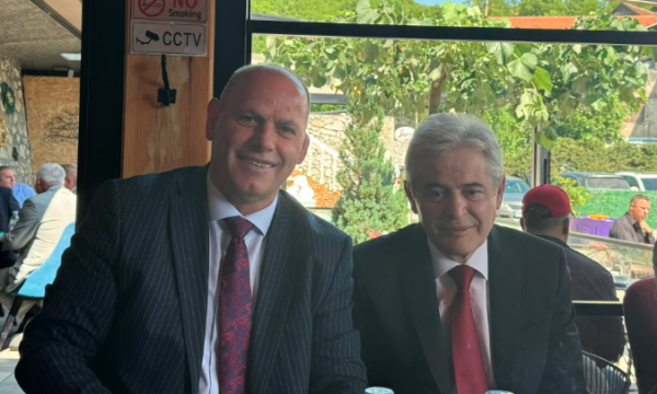 Lladrovci e vlerëson lart Ali Ahmetin: Të tjerët flasin për histori, ti ke ndërtuar histori