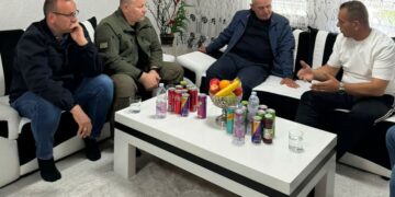 Sveçla dhe Hoxha vizitojnë policin që u plagos gjatë intervenimit në një vjedhje në Kishën e Zllakuqanit