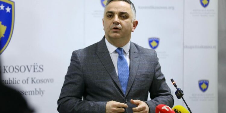 Tahiri: Një pjesë e pushtetit është verbuar skajshmërisht, e tjetra vazhdon me eksperiment pas eksperimenti