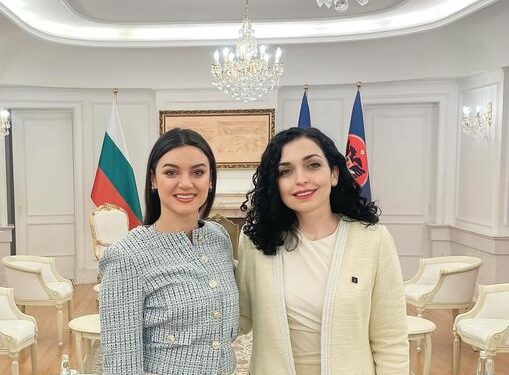 Deputetja Statovci uron Presidenten me fjalë të mëdha, gruaja që bëri ndryshimin e madh