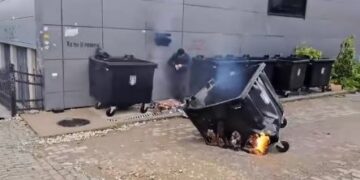 Digjet një kontejner në kryeqytet, reagon Komuna e Prishtinës: Së bashku me Policinë do t’i gjejmë autorët