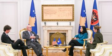 Osmani takohet me Hovenierin, potencohet heqja e masave ndaj Kosovës