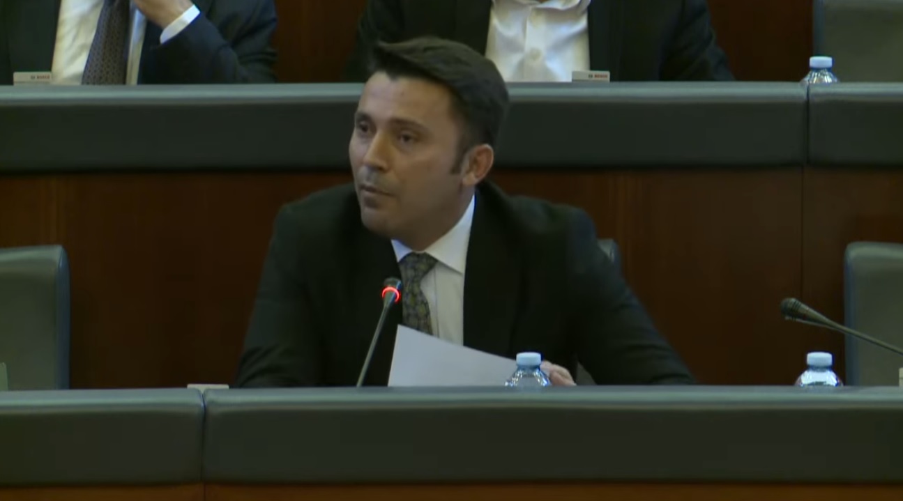“U bëmë edhe një herë gjentelmenë”, thotë deputeti i VV-së për draftin e Asociacionit në Kushtetuese