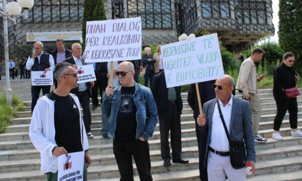 Nis protesta e SBAShK-ut, kërkojnë realizimin e kërkesave të tyre