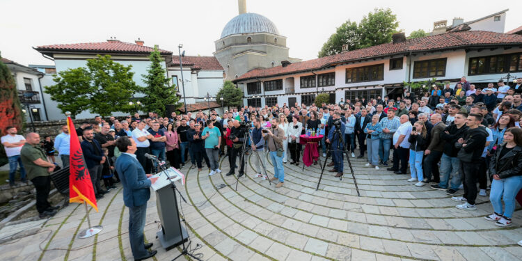 Kurti synon t’ia marrë Totajt të PDK’së Prizrenin: “Kishim shkëputje të shkurtër por po kthehemi”