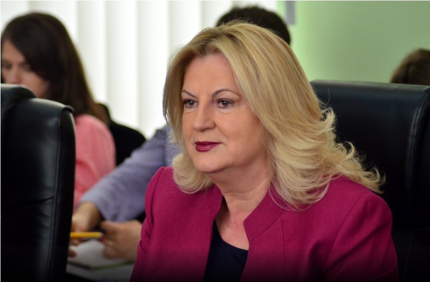 Tahiri: Në vend se të ishte kryeministër i lekut, Kurti po bëhet kryeministër i dinarit