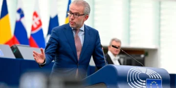 Mospërfshirja e Kosovës në agjendën e Komitetit të Ministrave, eurodeputeti holandez: Shtetet anëtare të KiE-së iu përulen Serbisë
