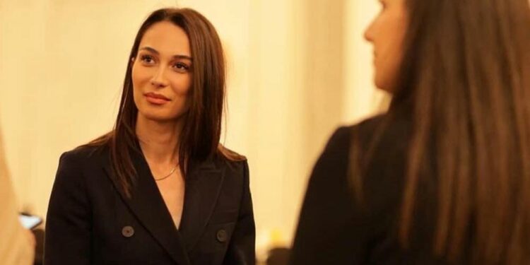 Komuna ndau 110 mijë euro për motrën e saj, Ujkani: Janë për operacionin e radhës, Elza përballet me rreziqe serioze për shëndetin