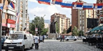 Analistët: Tensionet në veri e acarimi i marrëdhënieve me ndërkombëtarët, s’janë në favor të Kosovës