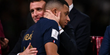 Presidenti i Francës e takon babain e Mbappes, kjo është arsyeja