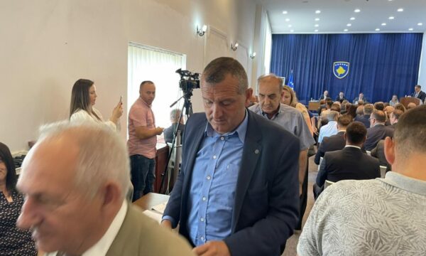 Shkoi për sigurimin e mandateve, Lista Srpska sërish lëshon seancën plenare