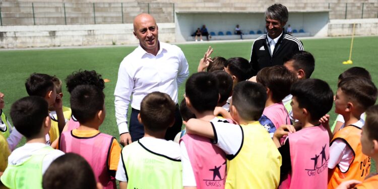 Dita Ndërkombëtare e Fëmijëve, Haradinaj: Ata janë motivi ynë për jetën