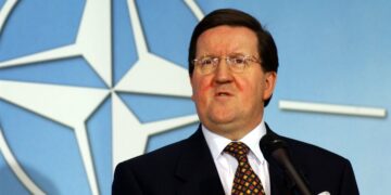 Robertson: S’ka rrezik për luftë – siguria e Kosovës, shumë e rëndësishme për NATO-n