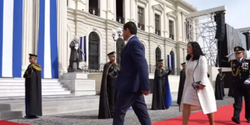 Osmani publikon pamjet nga ceremonia e inaugurimit të Presidentit të El Salvadorit