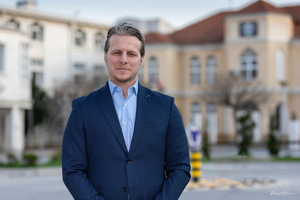 Shqiprim Arifi me akuza të rënda: Shaip Kamberi e Ardita Sinani kanë bërë marrëveshje me Listën Serbe!