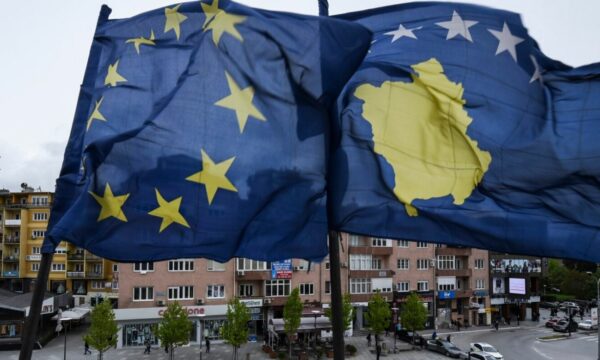 Një vit nën masat e BE-së: VV-ja pretendon se ka një marrëveshje që është diskutuar pas dyerve të mbyllura
