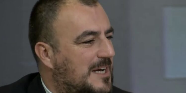 Analisti i afërt me LVV-në: Kusari-Lila duhet të japë dorëheqje