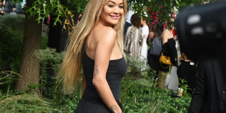 “Mirëmëngjesi”, Rita Ora befasohet në në një radio në Skoci, moderatori del të jetë shqiptar