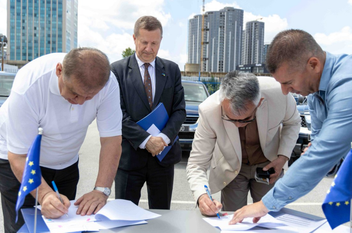 BE-ja i dhuron donacion veturash Elektroseverit