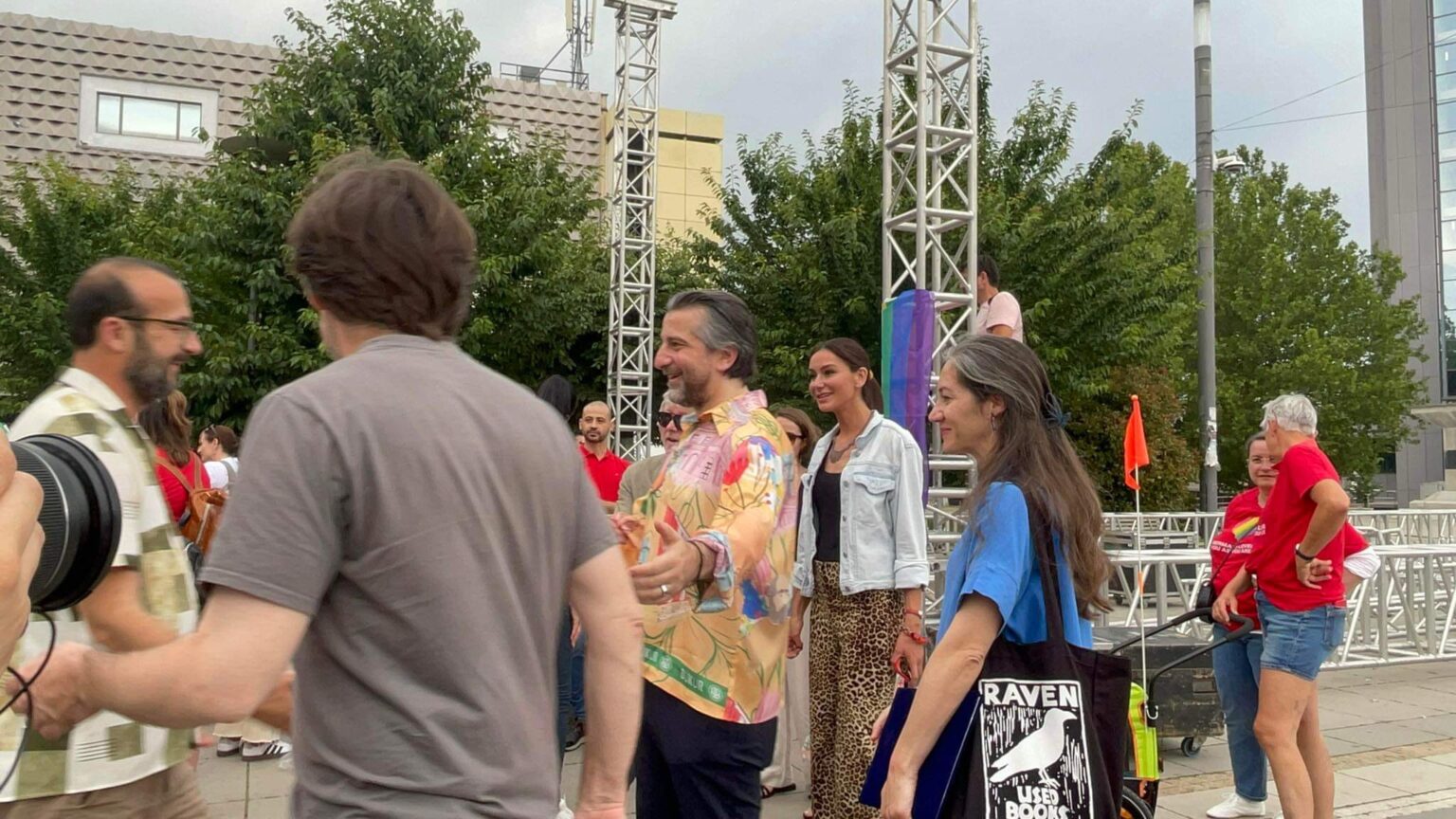 Përparim Rama i bashkohet Paradës së Krenarisë