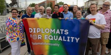 Edhe ambasadat në “Paradën e Krenarisë” mbështesin komunitetin LGBTIQ+