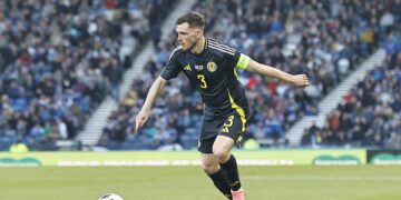 Ishte gati të largohej nga futbolli dhe punonte në një supermarket, por ia doli në Liverpool dhe ekipin kombëtar