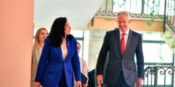 Blair i shkruan Osmanit, e falënderon për mikpritjen dhe dhuratën