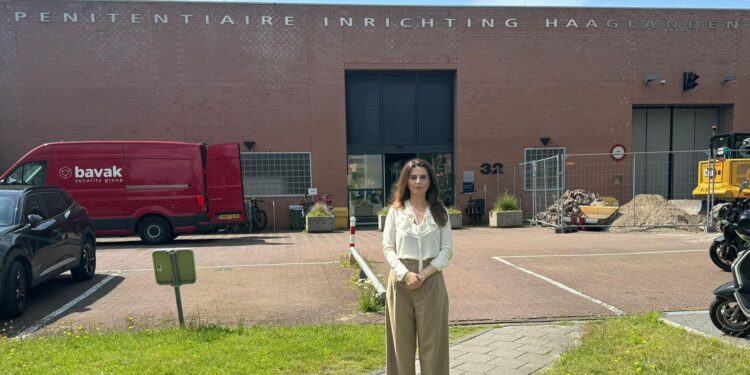 Vlora Çitaku me kronikë nga Haga: Vizitë Hashim Thaçit