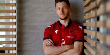 “Nëse silleni mirë, do ju ftojmë në plazhet e Shqipërisë”, Balliu me ofertë interesante për spanjollët