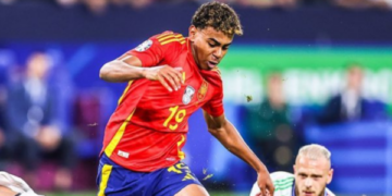 Tifozi shqiptar i lutet Yamalit: Mos shëno ndaj Shqipërisë, do të ndihmoj me detyrat e shtëpisë