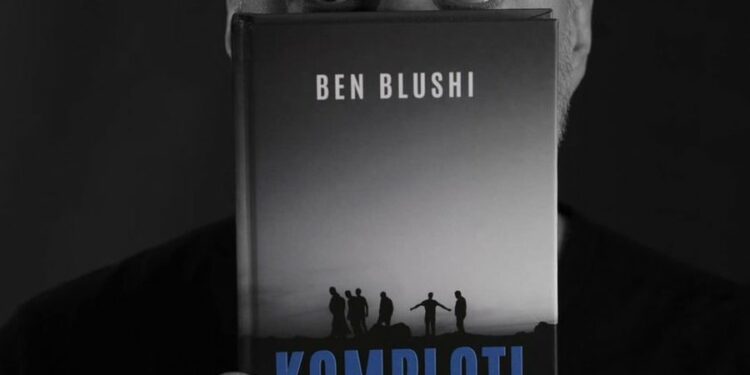 Riza Krasniqi, kritiku letrar shqiptar për ‘KOMPLOTIN’ e Blushit: Një roman që të lë pa gjumë