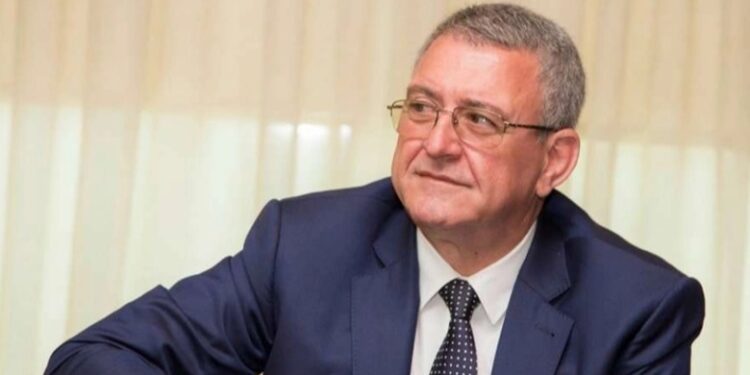 Duka reagon pas suspendimit të Dakut