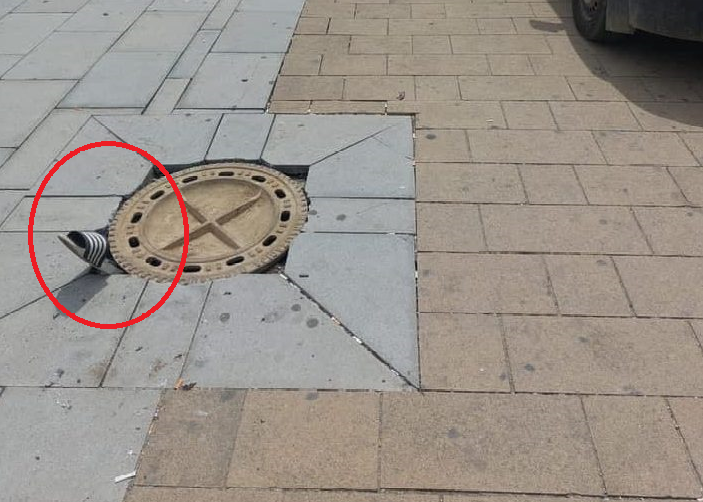 Puseta në të cilën ra një vajzë dje në Prishtinë, “rregullohet” me një papuçe